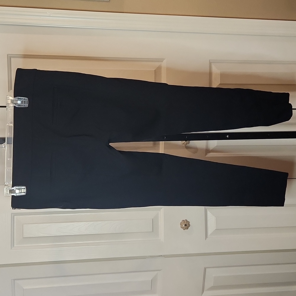 Ann Taylor,  Excellent Condition,  Women's Pants Black, Size 8 - Picture 3 of 8
